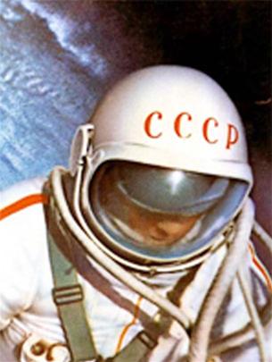 Leonov khi bước ra ngoài khoảng không vũ trụ 