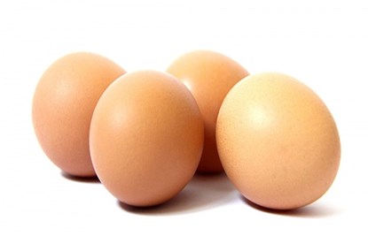 Trứng gà Mẹo hay trị viêm họng không dùng thuốc