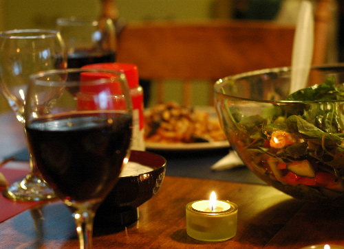 Hạn chế sử dụng rượu có thể giúp phòng ngừa ung thư gan. Ung thư gan - bệnh dễ chết khó phát hiện sớm