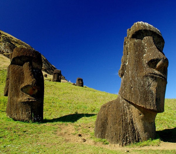 Tiết lộ bí ẩn vết tích trên những chiếc "mũ đá" tại đảo Phục Sinh